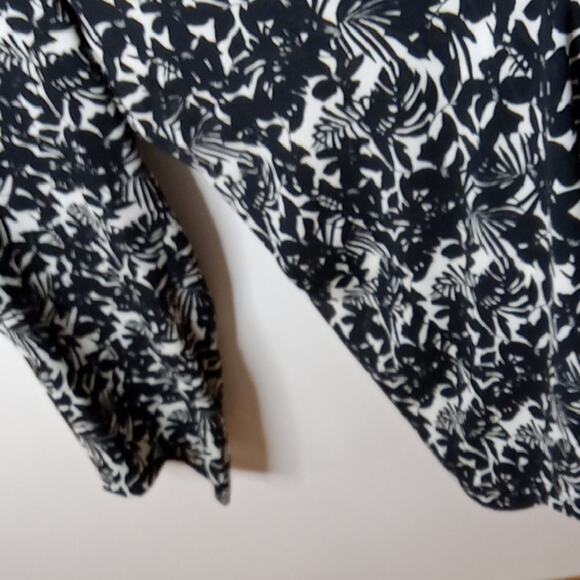 Max Studio Women's 3X Black and White pants. Elegant, Fun, Versatile , Plus - Picture 4 of 10